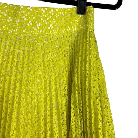 KAREN MILLEN NEON YELLOW KNIFE PLEATE LACE BANDED WAIST KNEE LENGTH SKIRT - Picture 7 of 10